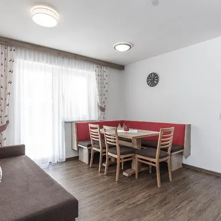 לינה וארוחת בוקר Jaqueline