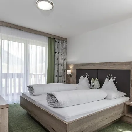 Jaqueline לינה וארוחת בוקר 3*