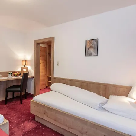 לינה וארוחת בוקר Jaqueline