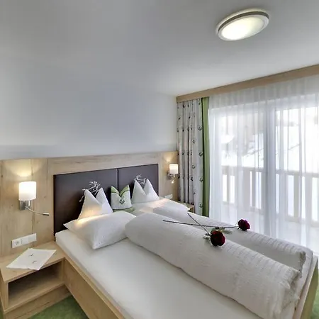 לינה וארוחת בוקר Jaqueline 3*