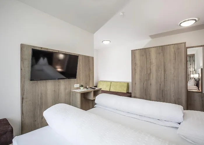 Jaqueline Bed & Breakfast 3*