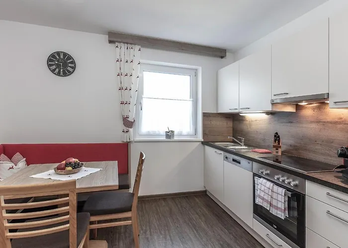 Jaqueline Зёльден